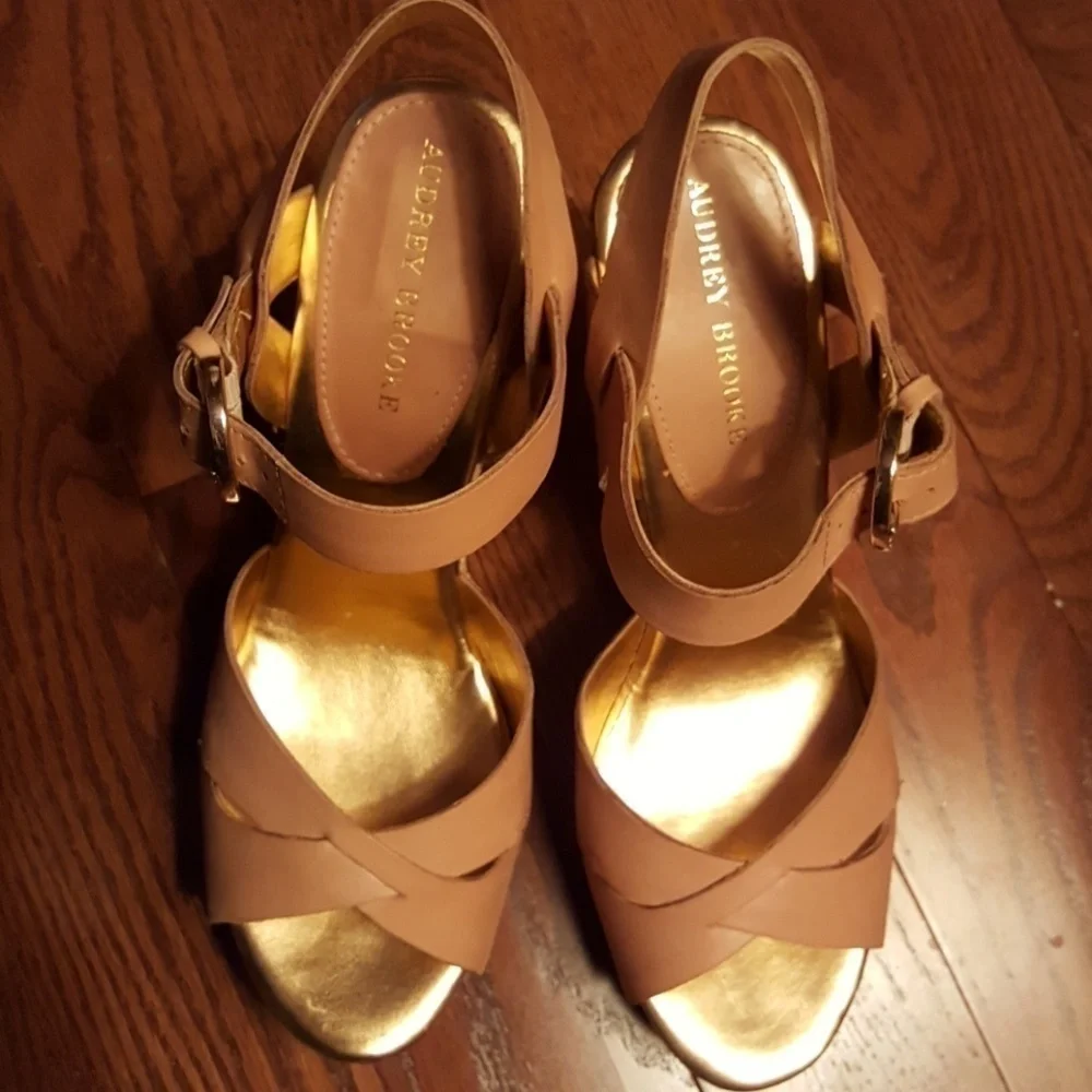 Audrey BROOKE abhallen espadrille platforms.